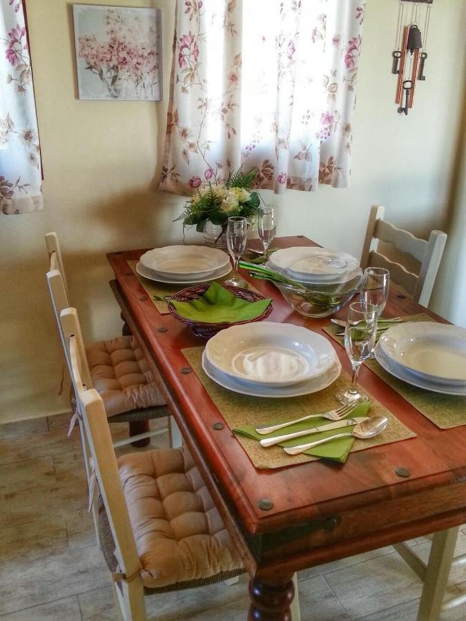 Villa Cottage Kantrillies Fokata エクステリア 写真