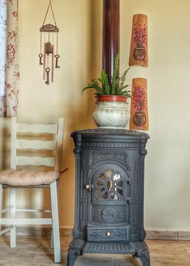 Villa Cottage Kantrillies Fokata エクステリア 写真