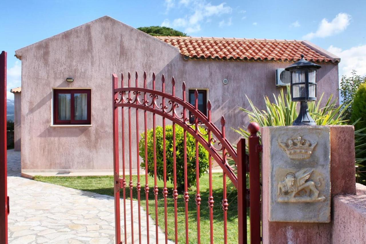 Villa Cottage Kantrillies Fokata エクステリア 写真