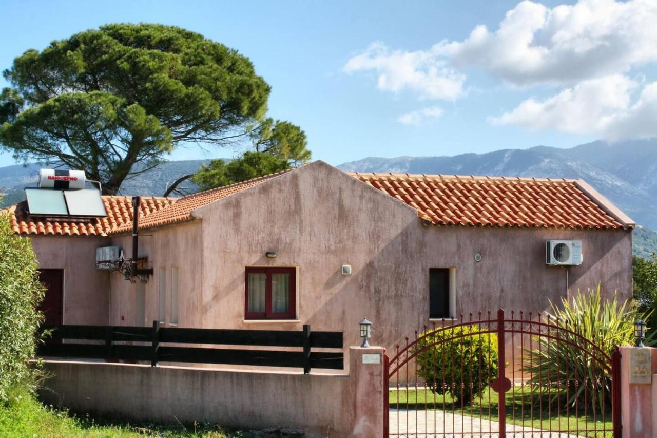 Villa Cottage Kantrillies Fokata エクステリア 写真